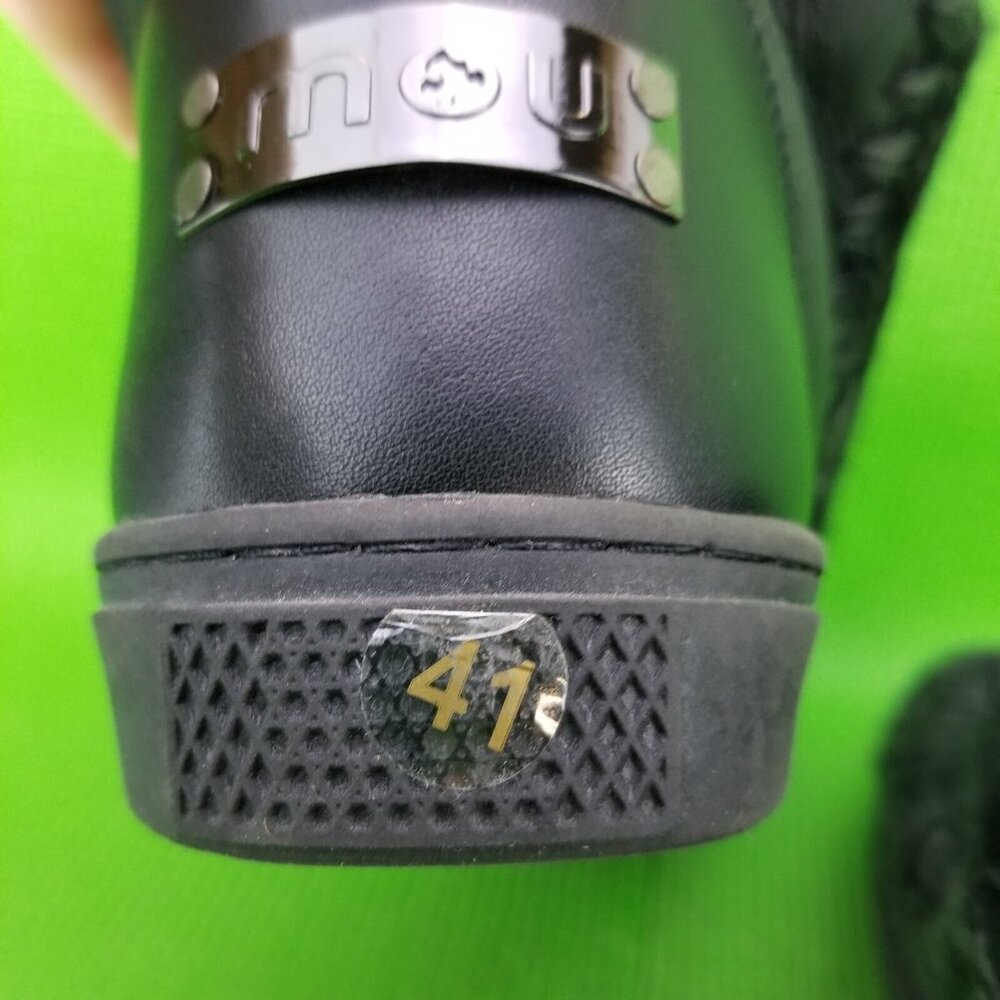 ✅ Mens 8 MOU ESKIMO Black Pull On Boot/Sneakers Hand-crafted Genuine Sheepskin - Picture 4 of 12